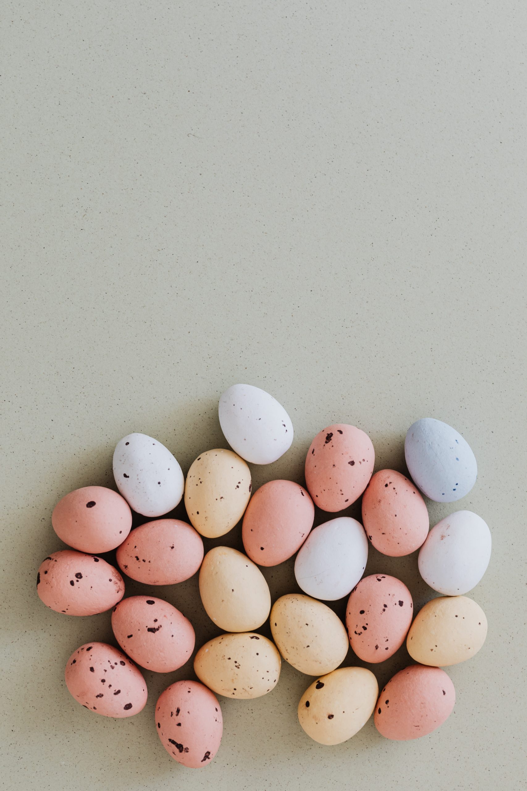 easter-eggs-in-pastel-colors-4041119